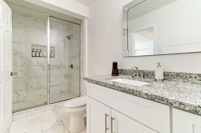 201 Southern Oaks Drive, Lake Jackson, TX 77566