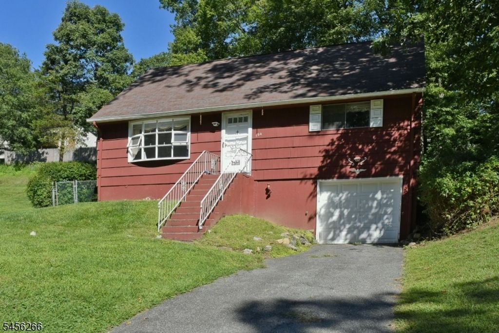 194 Tomahawk Trl, Byram Twp., NJ 07871 — exterior