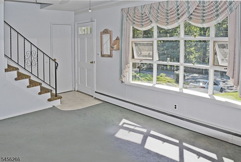 194 Tomahawk Trl, Byram Twp., NJ 07871 — photo 2