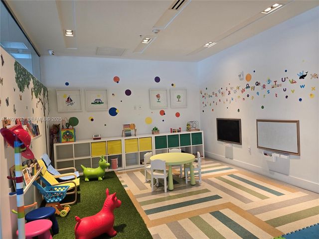 1600 SW 1st Ave 809, Miami, FL 33129