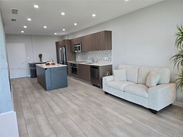 1600 SW 1st Ave 809, Miami, FL 33129