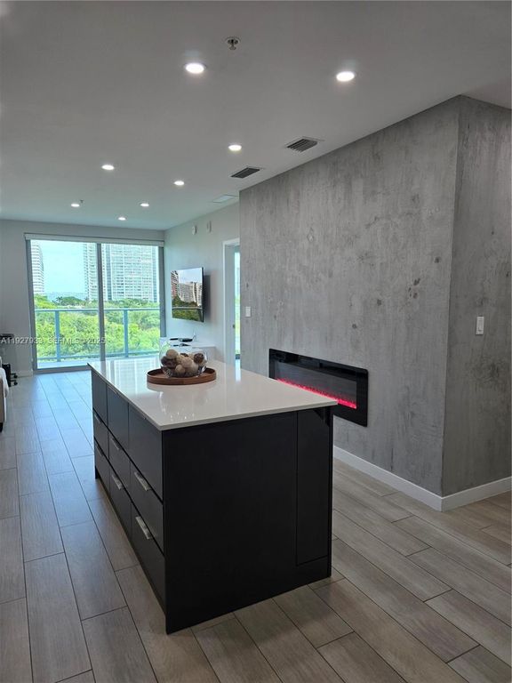 1600 SW 1st Ave 809, Miami, FL 33129