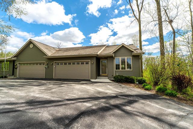 1602 Lisa LANE, New Holstein, WI 53061