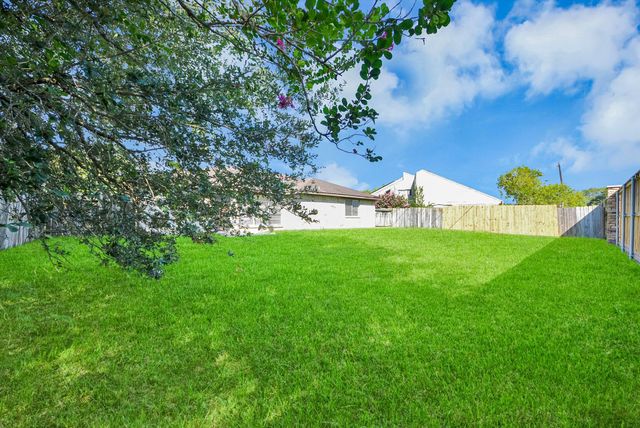 1911 Hammerwood Drive, Missouri City, TX 77489