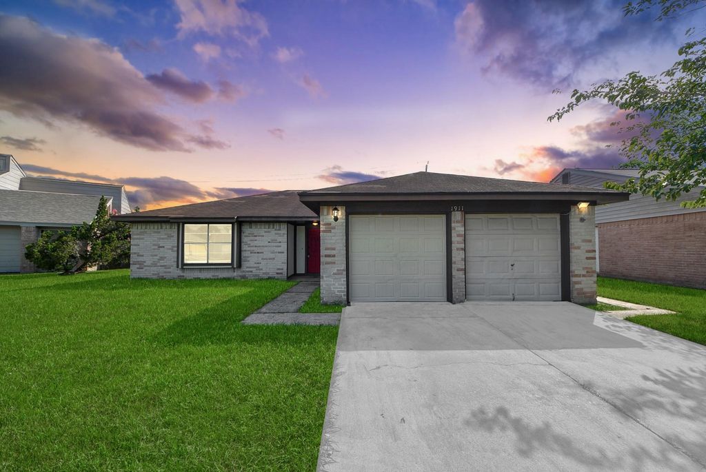 1911 Hammerwood Drive, Missouri City, TX 77489