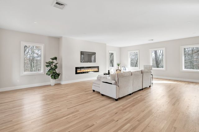 93 Tersana Drive, Easton, CT 06612