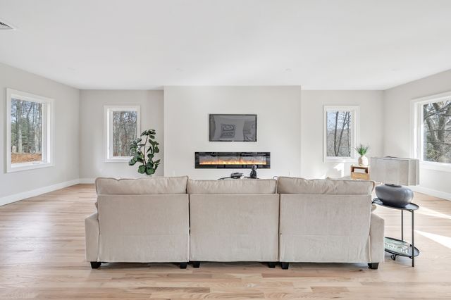 93 Tersana Drive, Easton, CT 06612