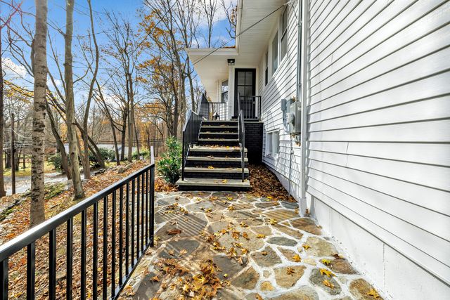 93 Tersana Drive, Easton, CT 06612