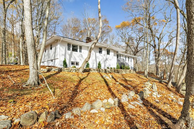 93 Tersana Drive, Easton, CT 06612