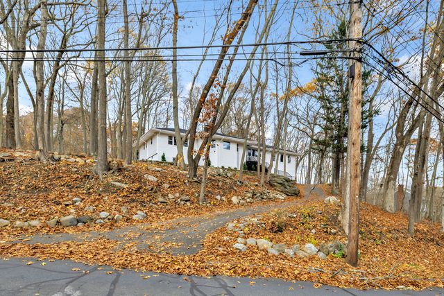 93 Tersana Drive, Easton, CT 06612