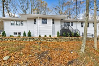 93 Tersana Drive, Easton, CT 06612