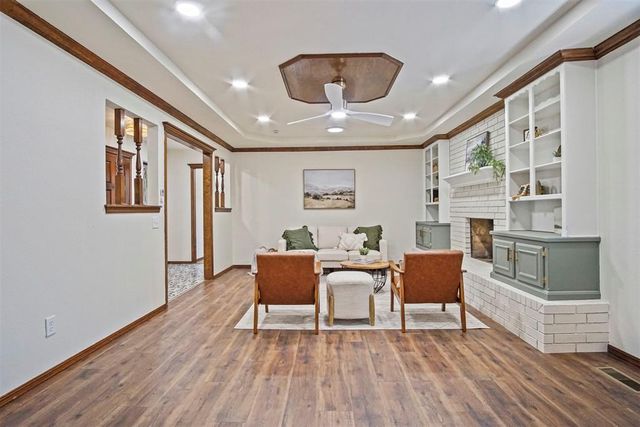 415 Stonegate Drive, Guthrie, OK 73044