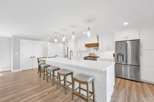 5470 N Shore Rd, Pensacola, FL 32507