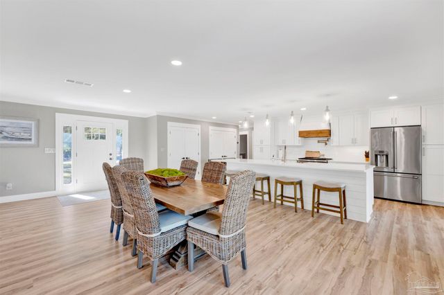 5470 N Shore Rd, Pensacola, FL 32507