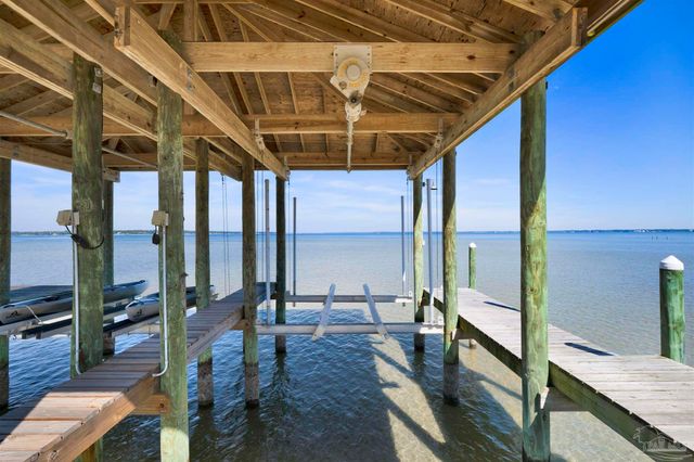 5470 N Shore Rd, Pensacola, FL 32507