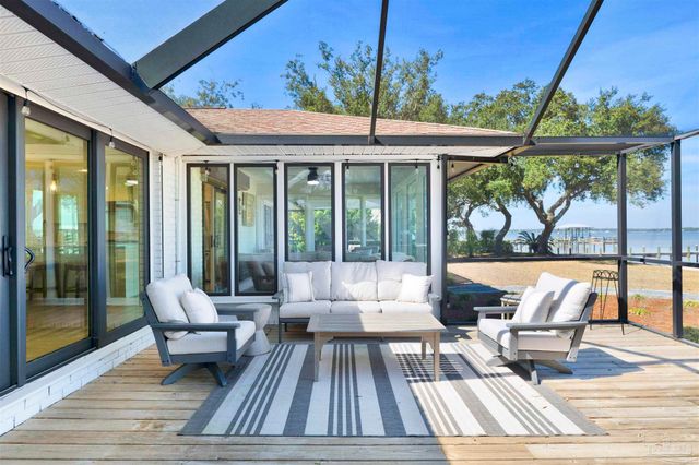 5470 N Shore Rd, Pensacola, FL 32507