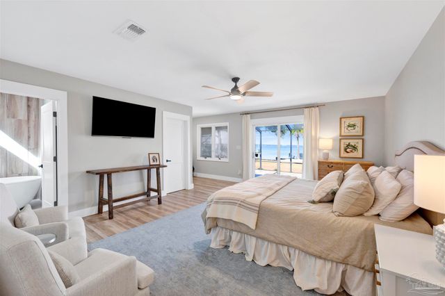 5470 N Shore Rd, Pensacola, FL 32507