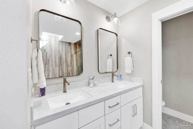 5470 N Shore Rd, Pensacola, FL 32507