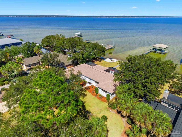 5470 N Shore Rd, Pensacola, FL 32507