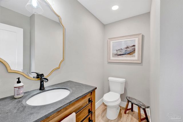 5470 N Shore Rd, Pensacola, FL 32507