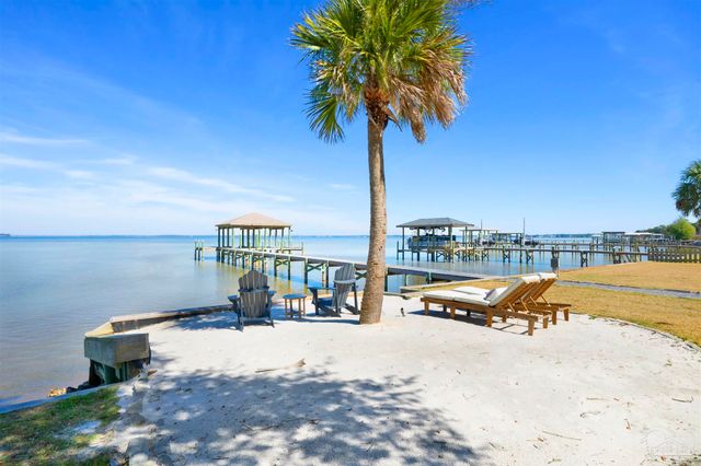 5470 N Shore Rd, Pensacola, FL 32507