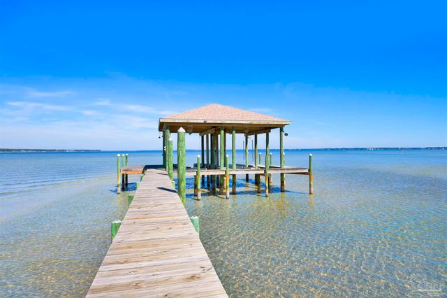 5470 N Shore Rd, Pensacola, FL 32507