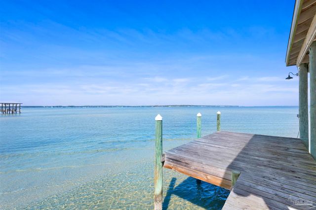 5470 N Shore Rd, Pensacola, FL 32507