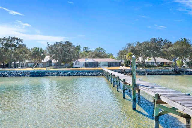 5470 N Shore Rd, Pensacola, FL 32507