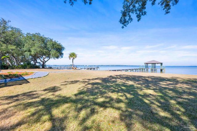 5470 N Shore Rd, Pensacola, FL 32507