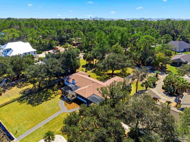 5470 N Shore Rd, Pensacola, FL 32507