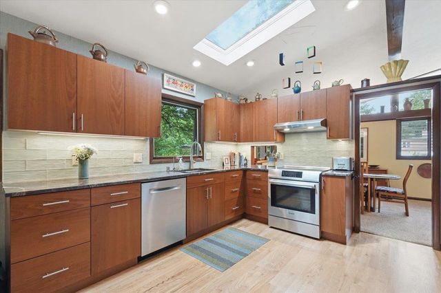 3990 Plymouth Circle, Madison, WI 53705