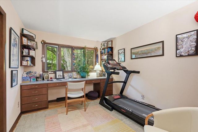 3990 Plymouth Circle, Madison, WI 53705