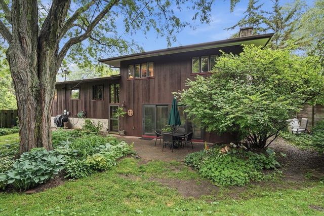 3990 Plymouth Circle, Madison, WI 53705