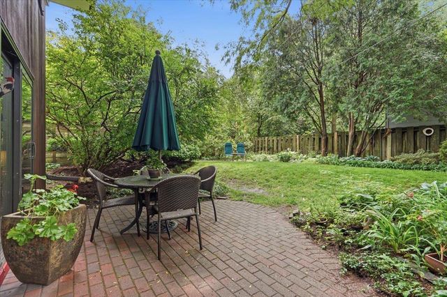 3990 Plymouth Circle, Madison, WI 53705