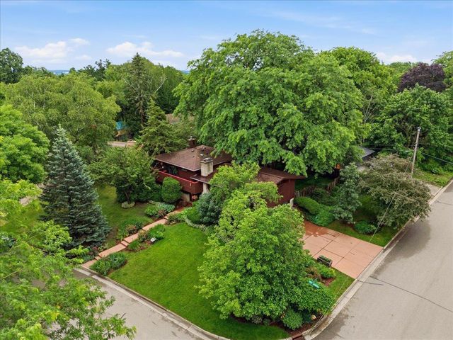 3990 Plymouth Circle, Madison, WI 53705