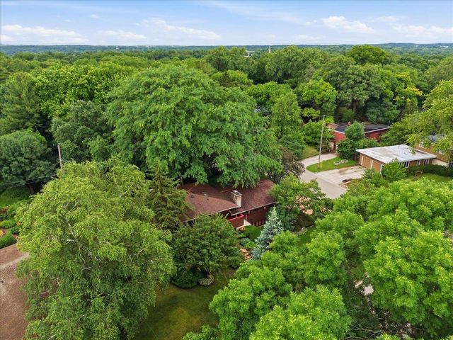 3990 Plymouth Circle, Madison, WI 53705