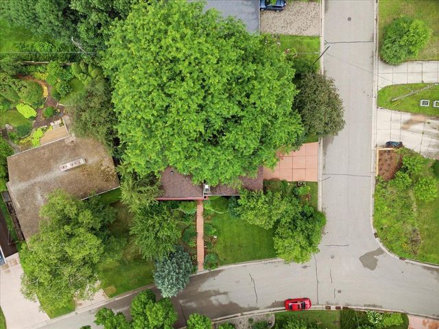 3990 Plymouth Circle, Madison, WI 53705