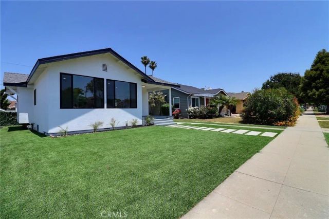 2015 W 42nd Place, Los Angeles, CA 90062