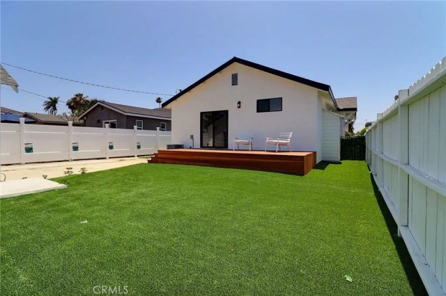 2015 W 42nd Place, Los Angeles, CA 90062