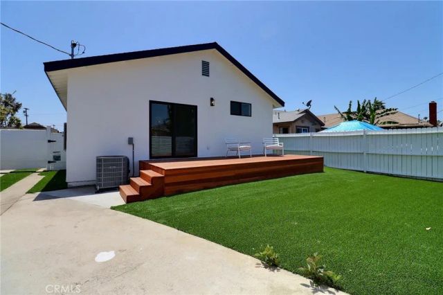 2015 W 42nd Place, Los Angeles, CA 90062