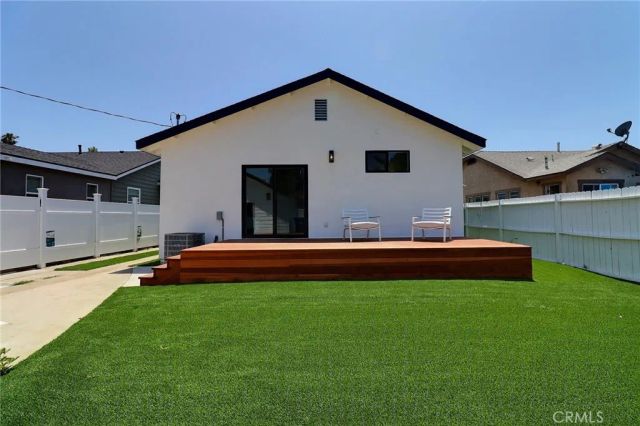 2015 W 42nd Place, Los Angeles, CA 90062