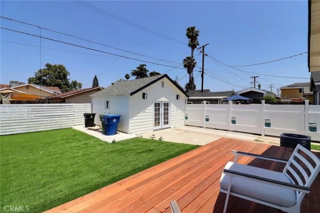2015 W 42nd Place, Los Angeles, CA 90062