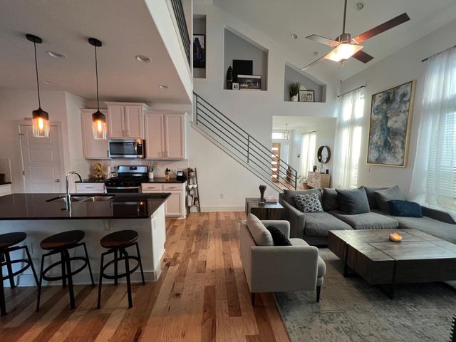 9605 Tanager LN, Austin, TX 78748