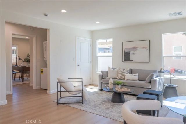 13463 Brownell, San Fernando, CA 91340