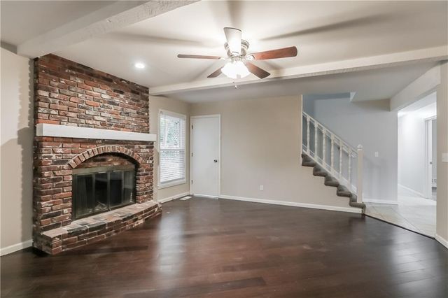 517 N Clayview Drive, Liberty, MO 64068