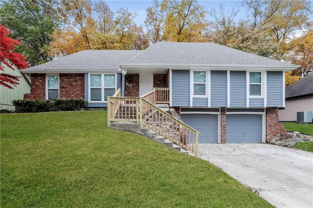 517 N Clayview Drive, Liberty, MO 64068