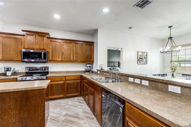 1800 Rodeo Drive, Anna, TX 75409