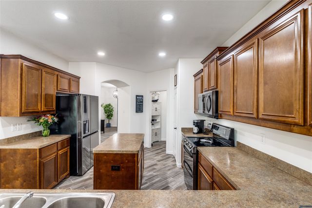 1800 Rodeo Drive, Anna, TX 75409
