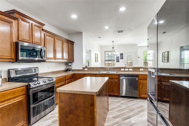 1800 Rodeo Drive, Anna, TX 75409