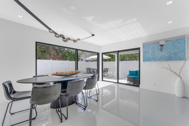 2724 N Ocean Boulevard, Fort Lauderdale, FL 33308